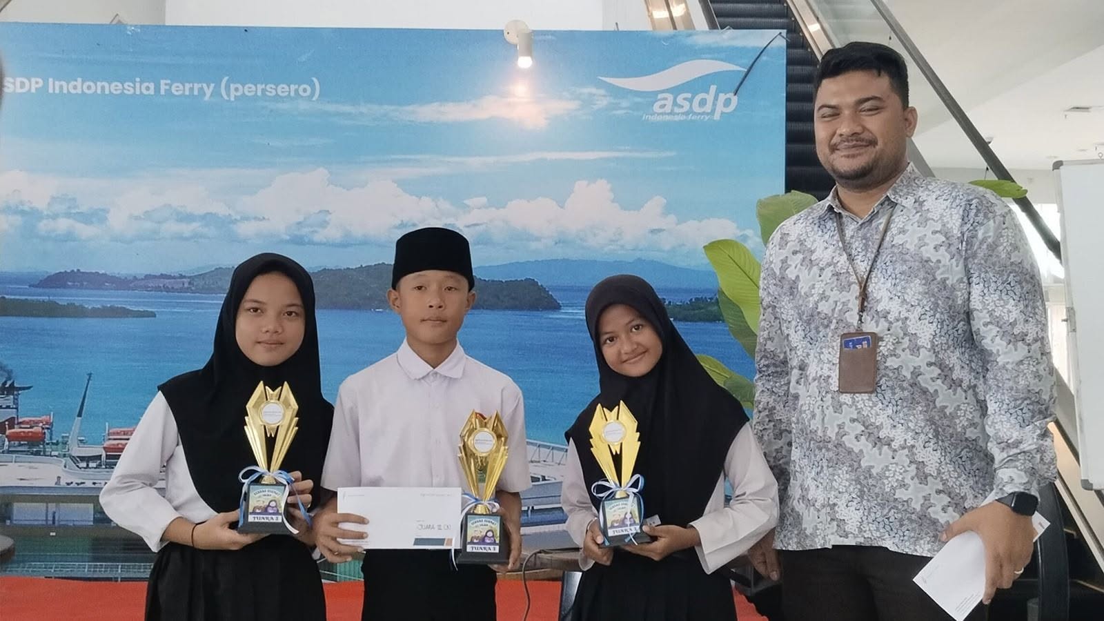 JUARA 3 LCT ANJUNGAN AGUNG MALL